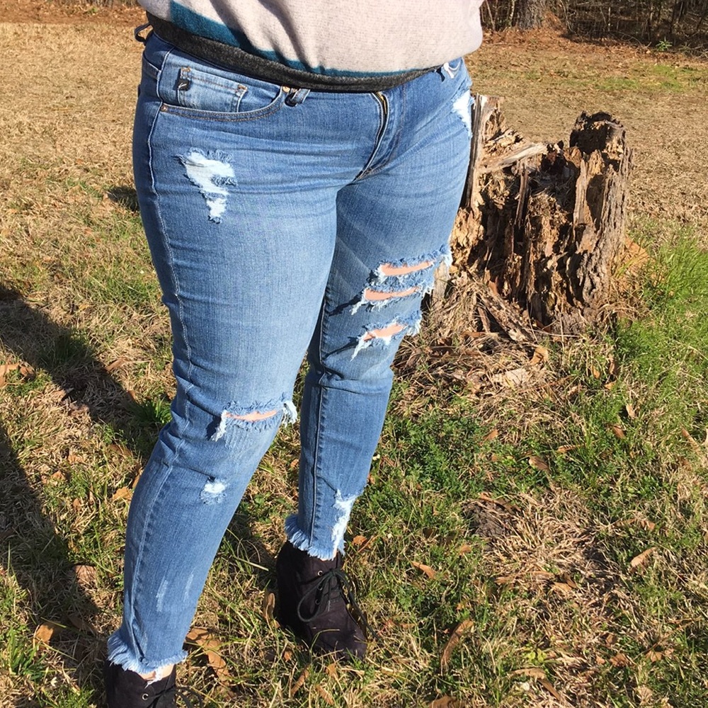 Los Angeles KanCan Distressed Skinnies Jeans - Picture 7 of 8